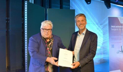 Hans Georg Näder (l.) und HAWK-Präsident Dr. Marc Hudy (Foto: HAWK)