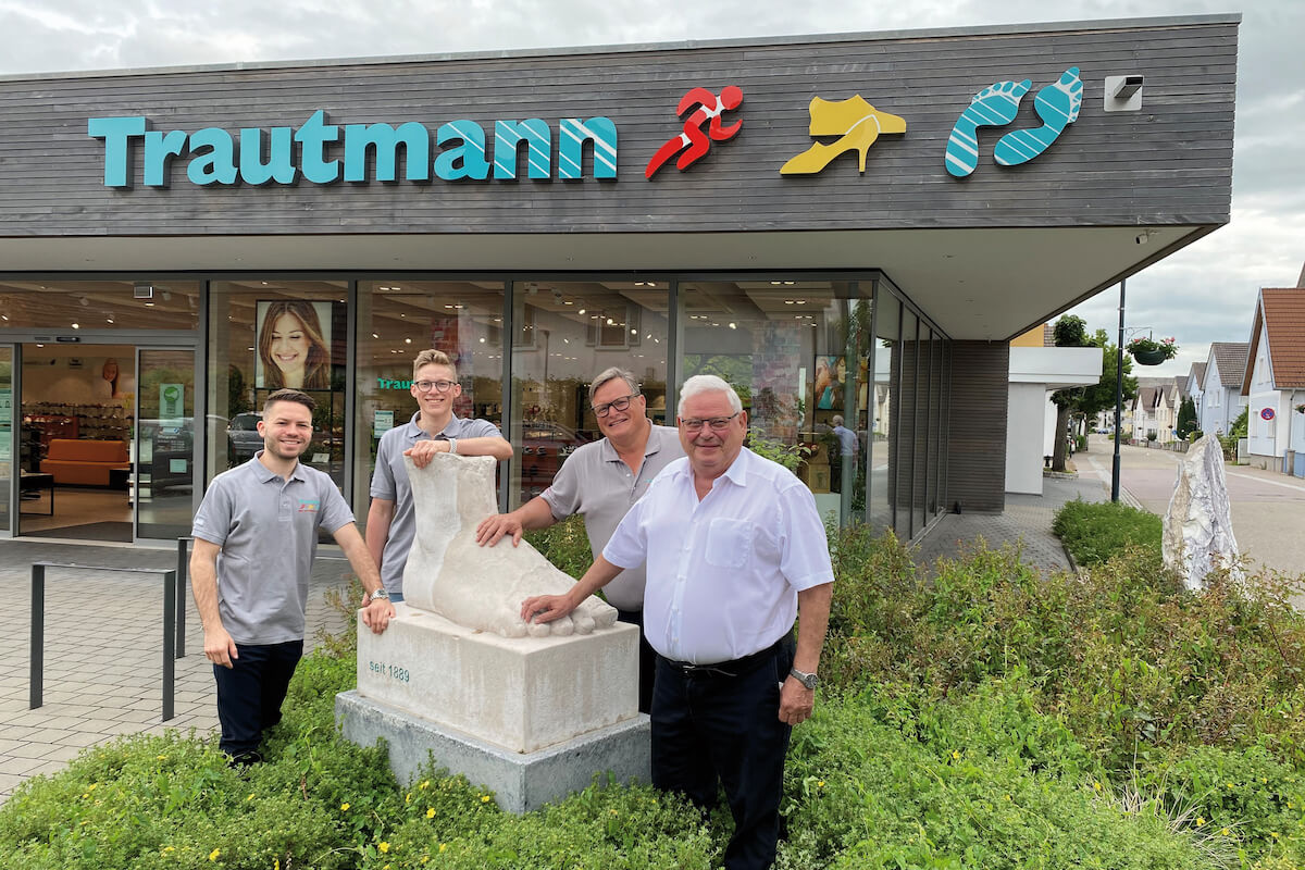 Die Liebe zum Schuh verbindet drei Generationen (v.l.): Jan, Matthias jun., Matthias und Martin Trautmann  (Foto: Trautmann)
