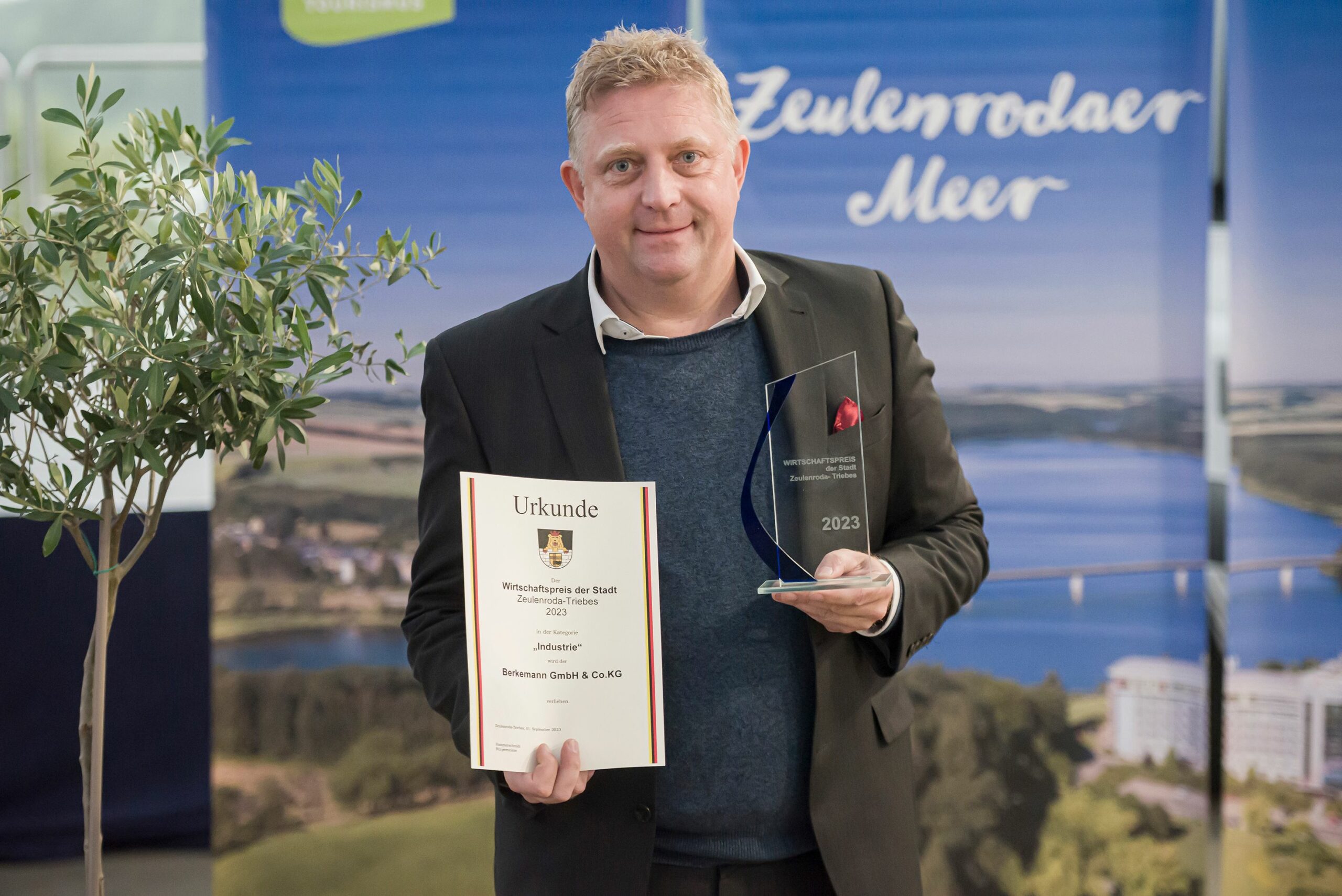 Strahlender Gewinner: Berkemann-CEO Thomas Bauerfeind nahm den Preis entgegen. (Foto: Berkemann)